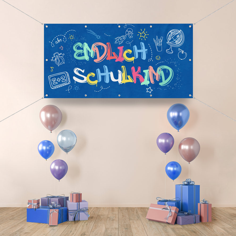 Banner Einschulung "Endlich Schulkind Blau" Beipiel mit Ballons im Raum