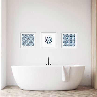 Poster-Set "Azulejos" in modernem Badezimmer